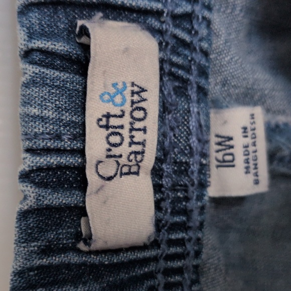 Croft & Barrow Pull On Jeans - 16W - Picture 2 of 7